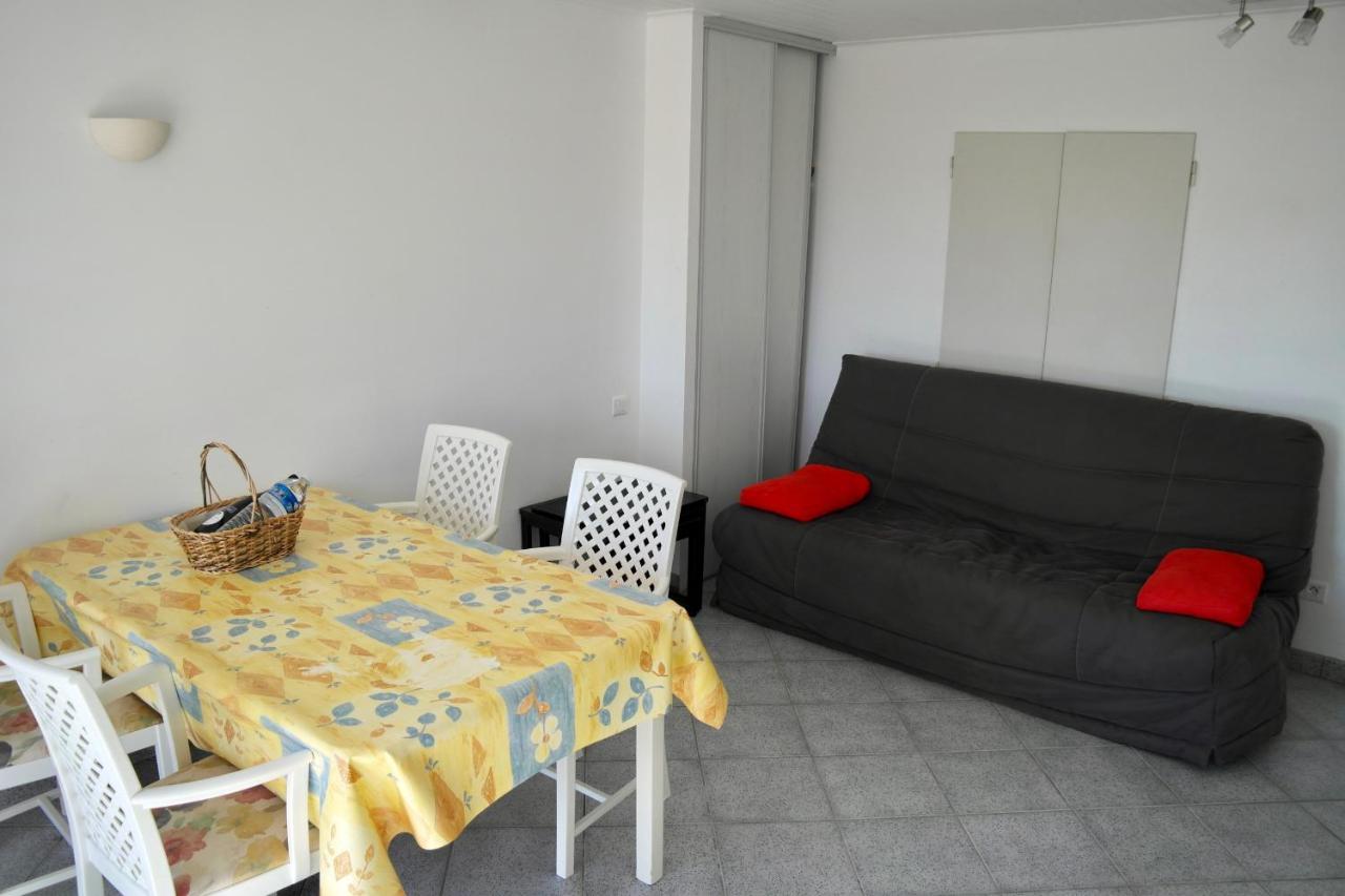 Maison Pour 4 A La Campagne Avec Piscine Commequiers 외부 사진