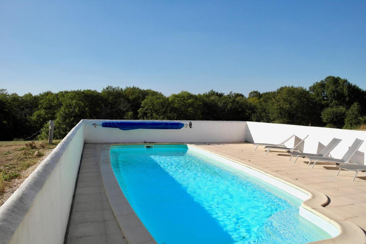 Maison Pour 4 A La Campagne Avec Piscine Commequiers 외부 사진