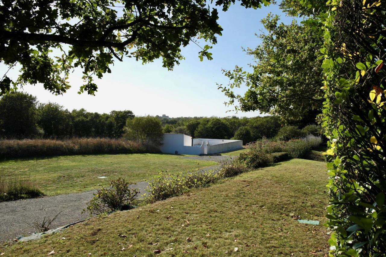 Maison Pour 4 A La Campagne Avec Piscine Commequiers 외부 사진