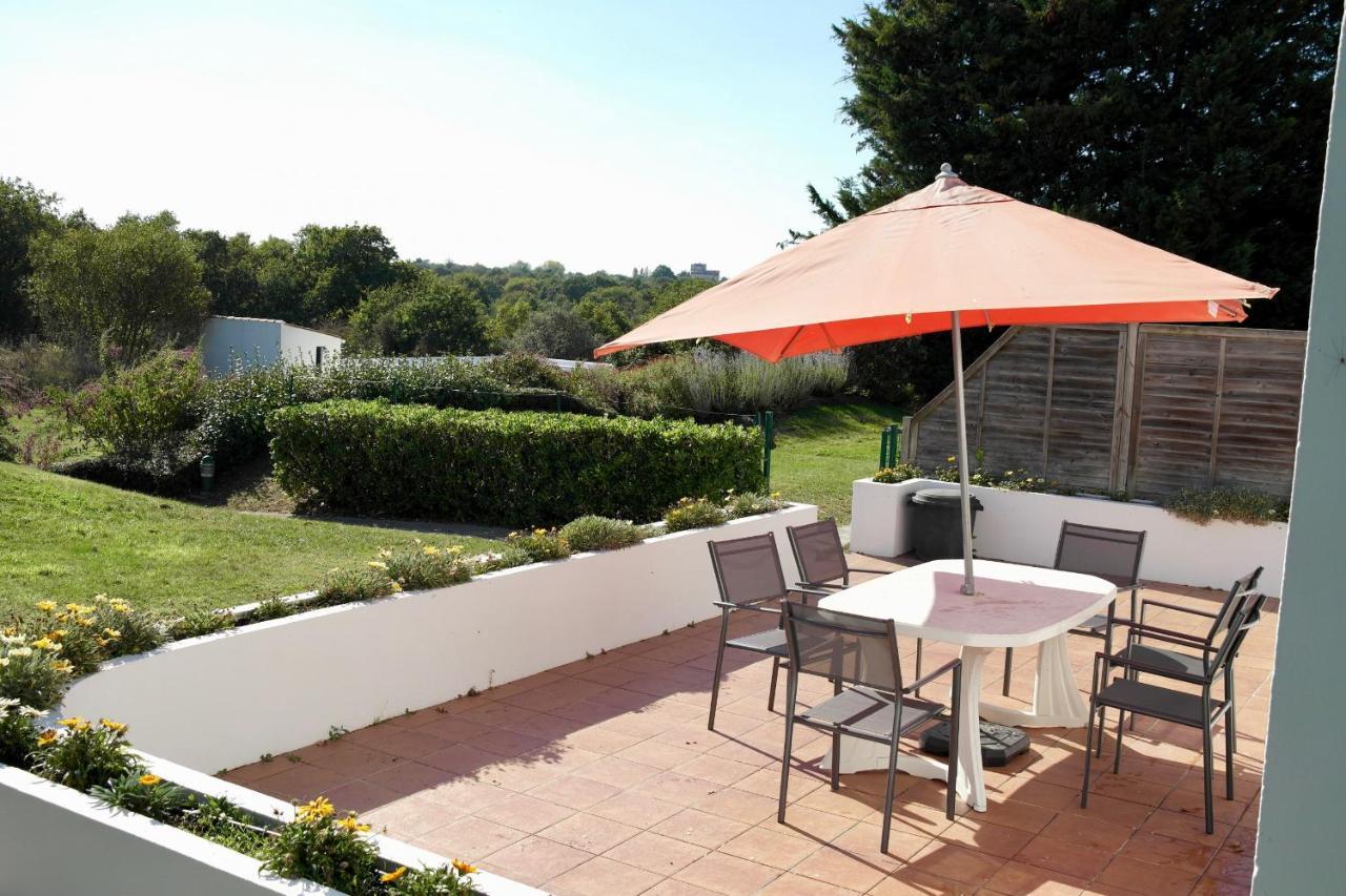 Maison Pour 4 A La Campagne Avec Piscine Commequiers 외부 사진